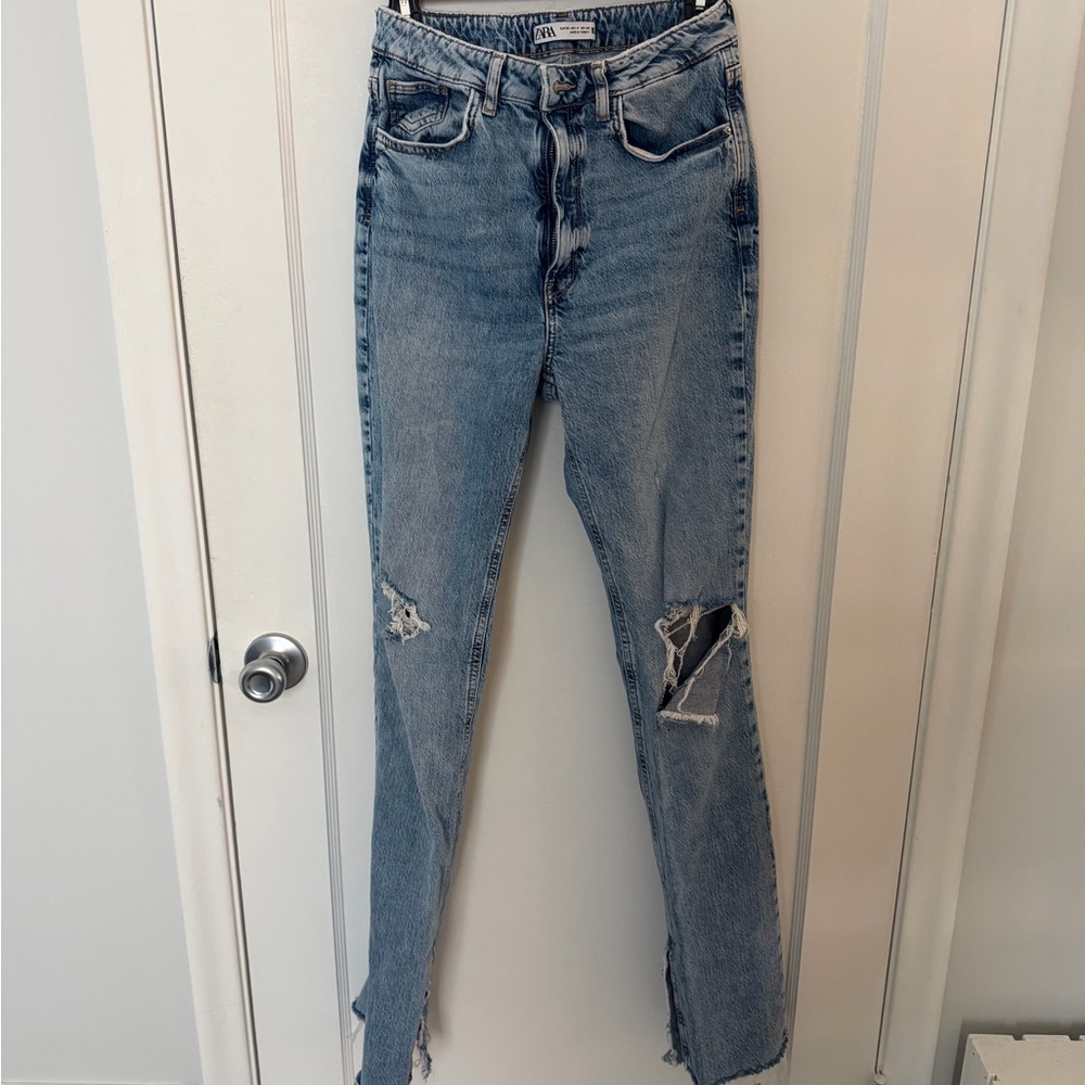 Zara Distressed Jeans 26